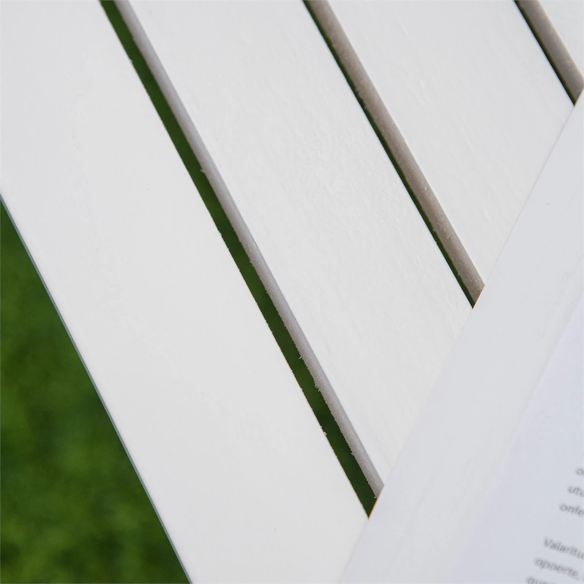 Outsunny Banco De Madera Maciza Exterior De 2 Plazas 123x61x89,5 Cm Banco De Jardín Con Respaldo Decorativo Y Reposabrazos Para Terraza Balcón Patio Carga 250 Kg Blanco 6 Outsunny Banco De Madera Maciza Exterior De 2 Plazas 123x61x89,5 Cm Banco De Jardín Con Respaldo Decorativo Y Reposabrazos Para Terraza Balcón Patio Carga 250 Kg Blanco - Imagen 6