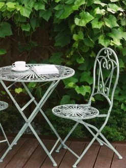 Mesa De Jardín De Metal Verde Claro ⌀ 70 Cm TRENTO -Jardin Decoración Shop b153b8c6782035eaca5375c6c1457ba972d53c6d 1fc716770b914a04b7c87eb5f4629252