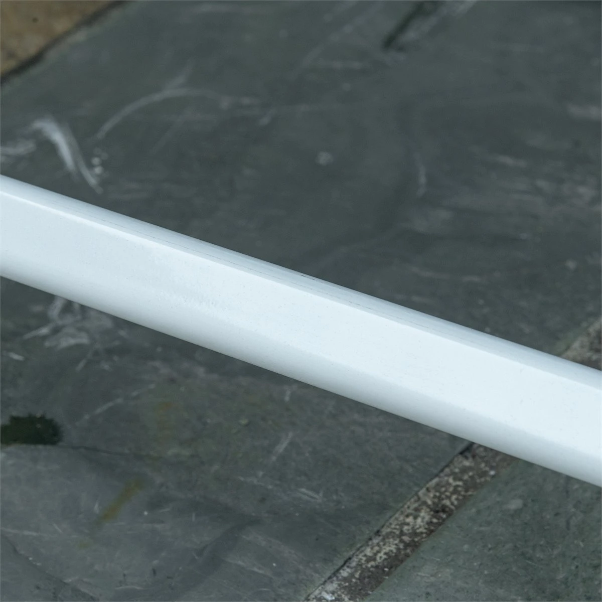 Outsunny Mesa De Jardín De Metal Plegable Mesa De Camping Rectangular De Vidrio Templado Con Agujero Para Sombrilla Para Picnic Terraza Balcón 110x70x70 Cm Blanco 6 Outsunny Mesa De Jardín De Metal Plegable Mesa De Camping Rectangular De Vidrio Templado Con Agujero Para Sombrilla Para Picnic Terraza Balcón 110x70x70 Cm Blanco - Imagen 6